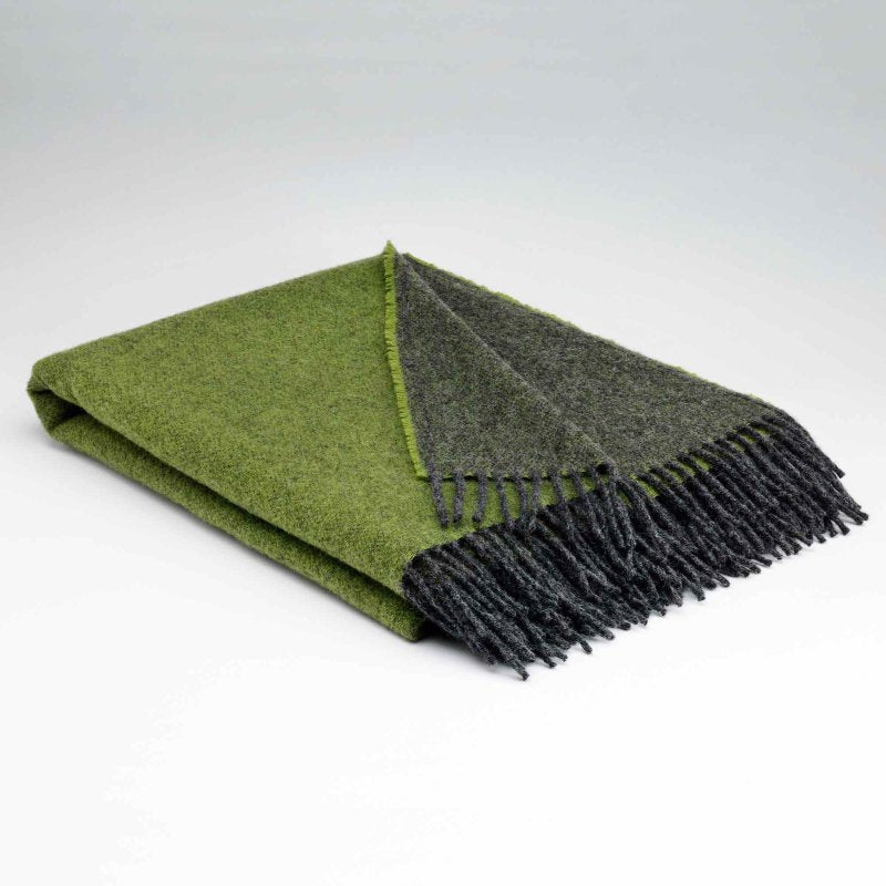 McNutt of Donegal, Collection Meadow Green Throw McNutt of Donegal