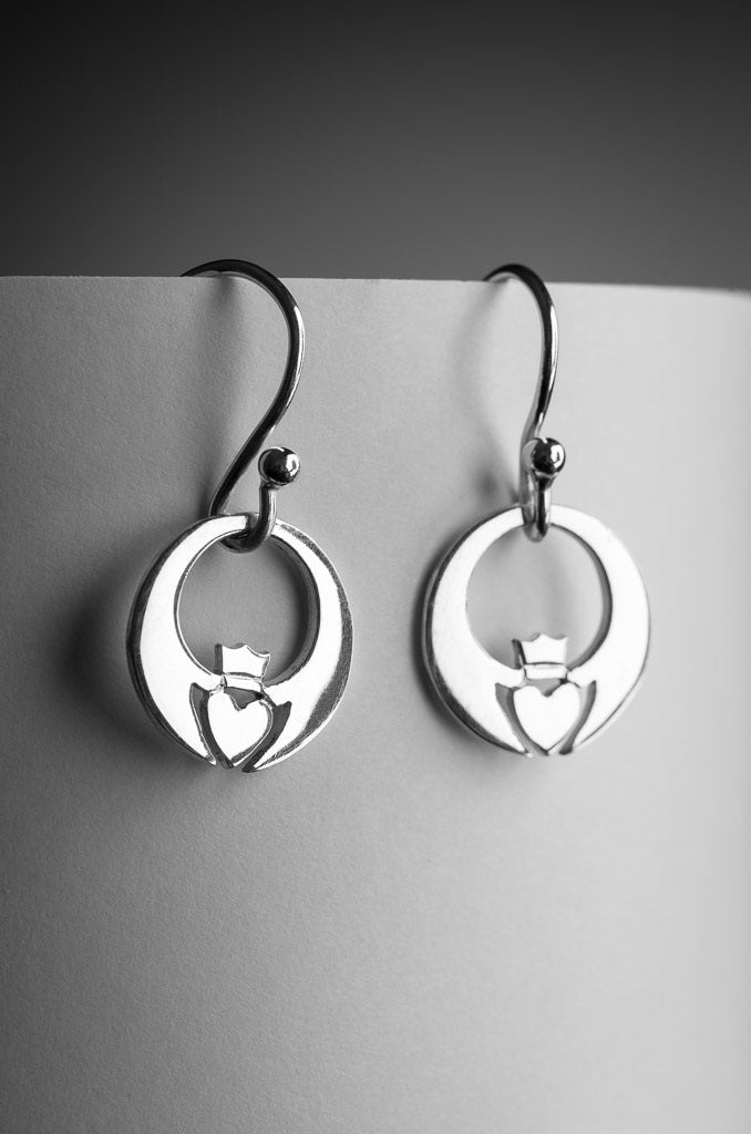 Silver claddagh store earrings