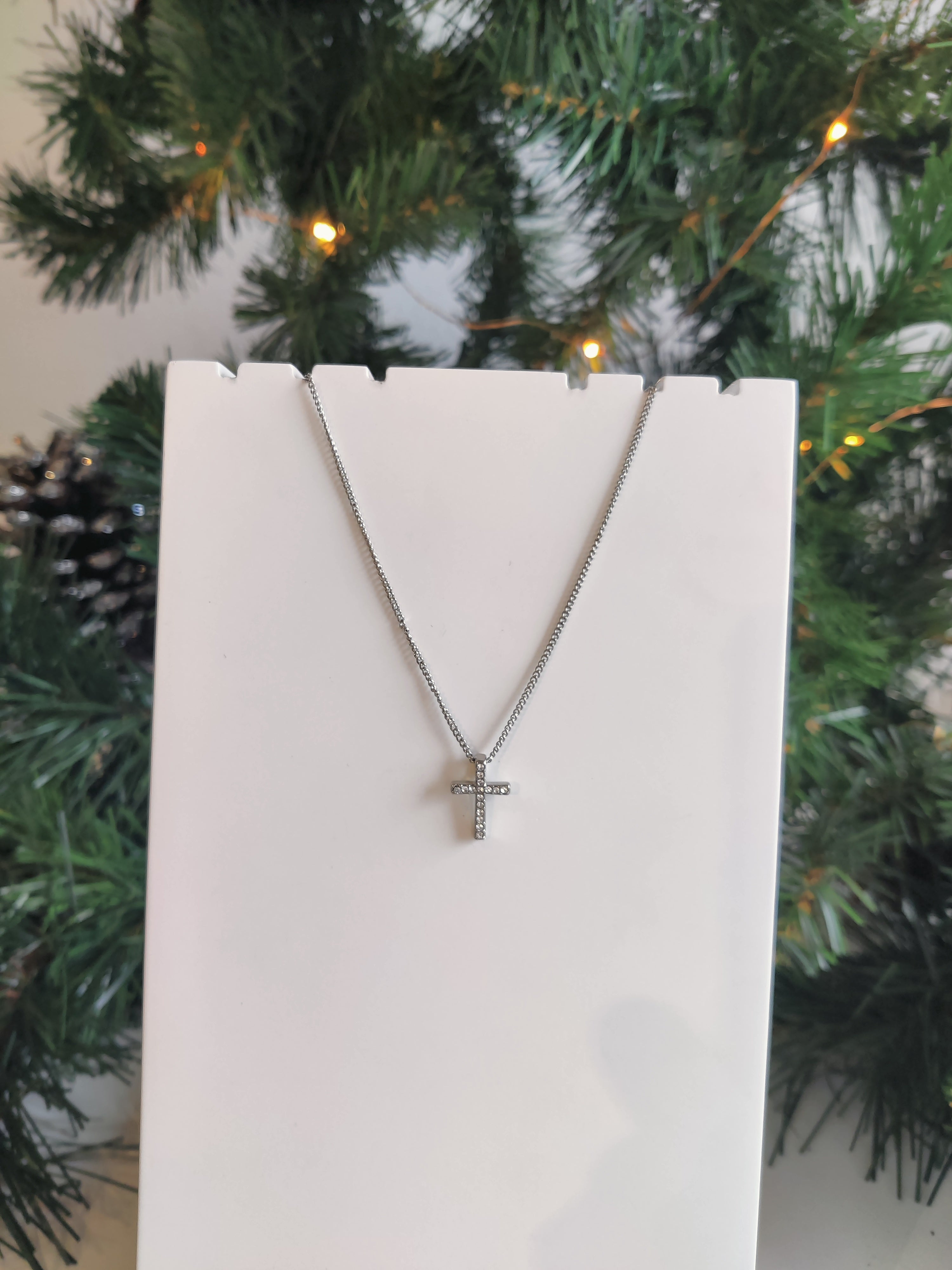 Equilibrium, Faith Necklace