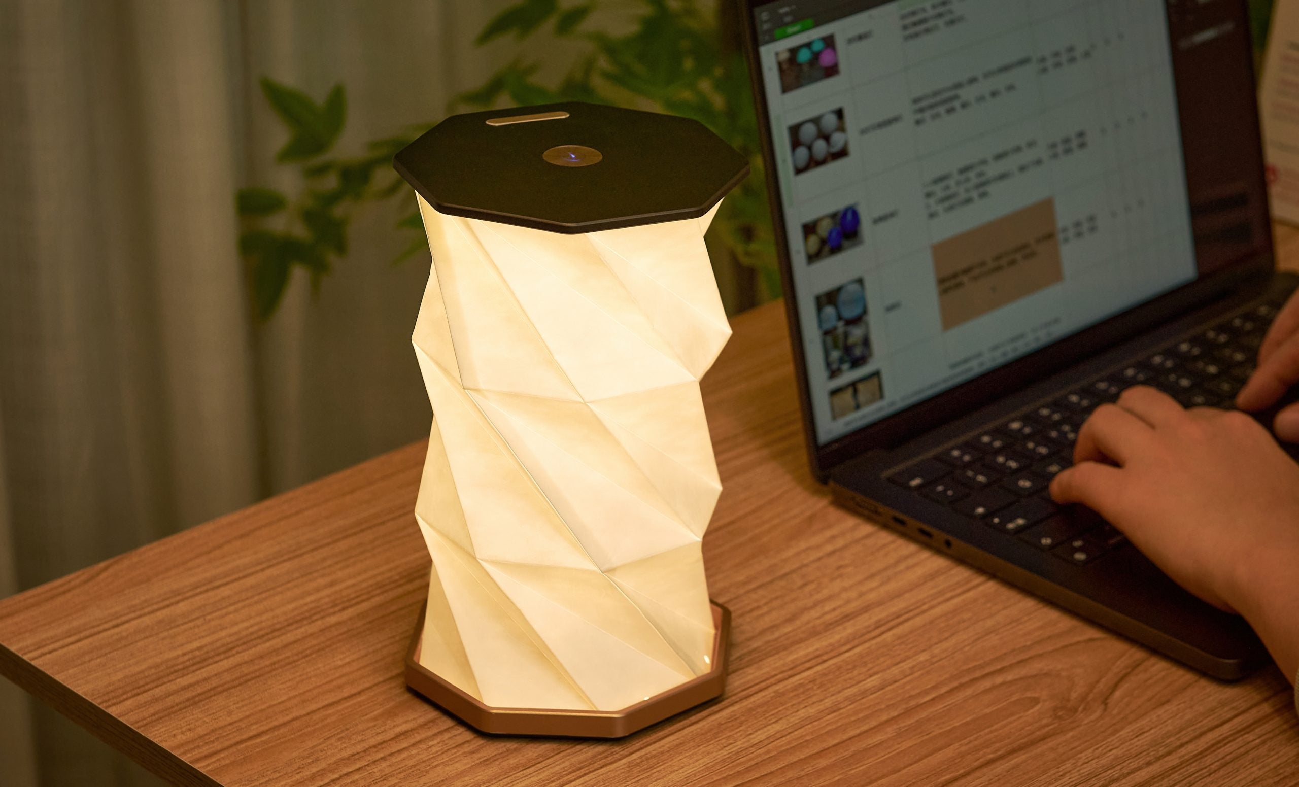 Gingko, Twist Hexagon Lamp - Walnut