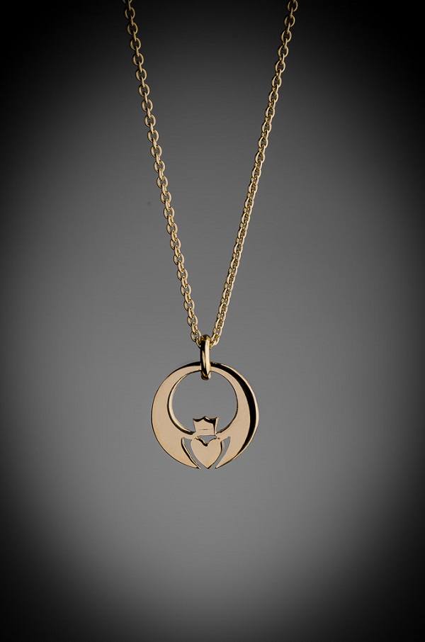 Claddagh Design, Gold Claddagh Pendant