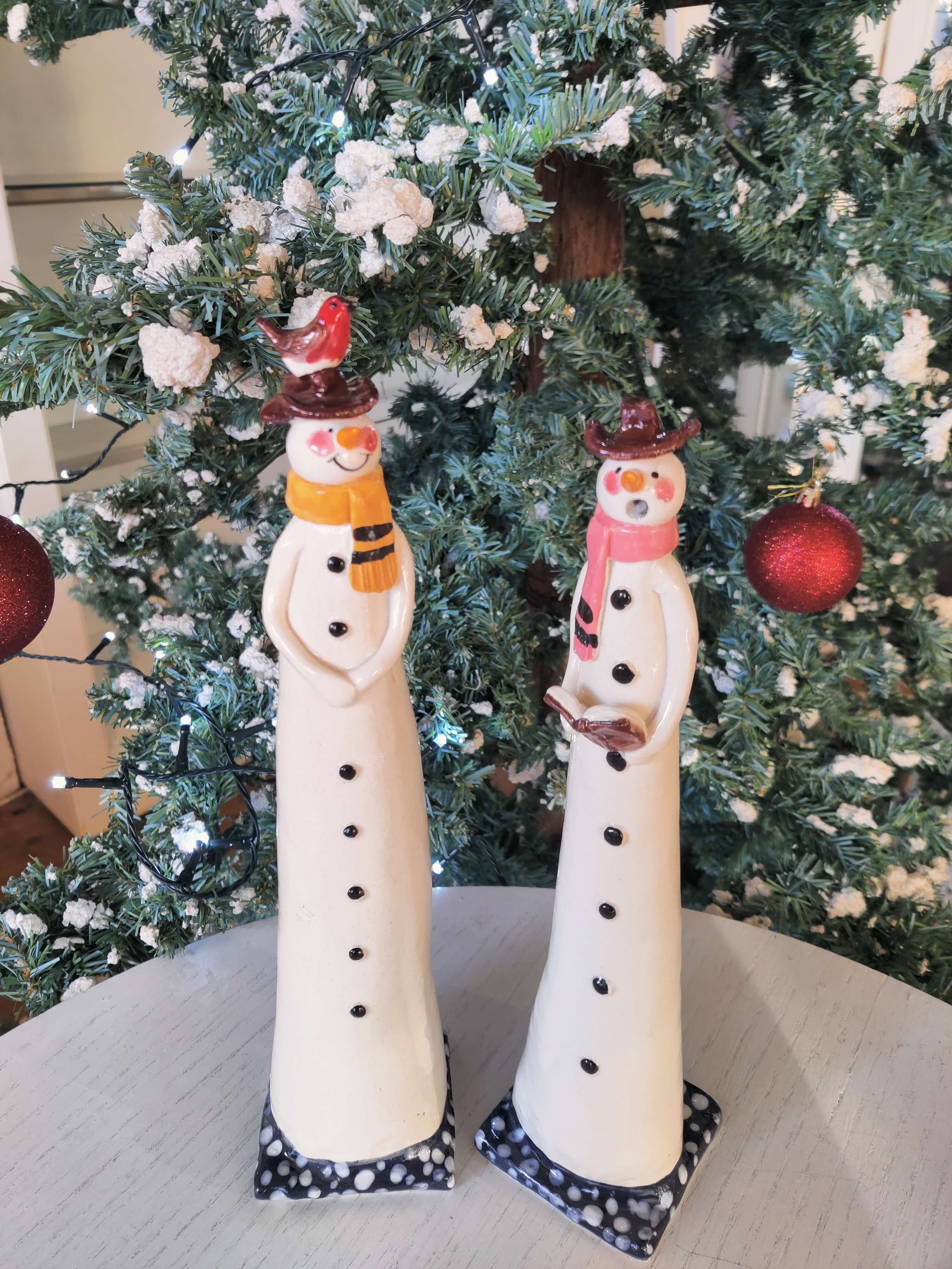 Joanne Robey, Snowman with a Yellow Striped Scarf and a Robin on his head