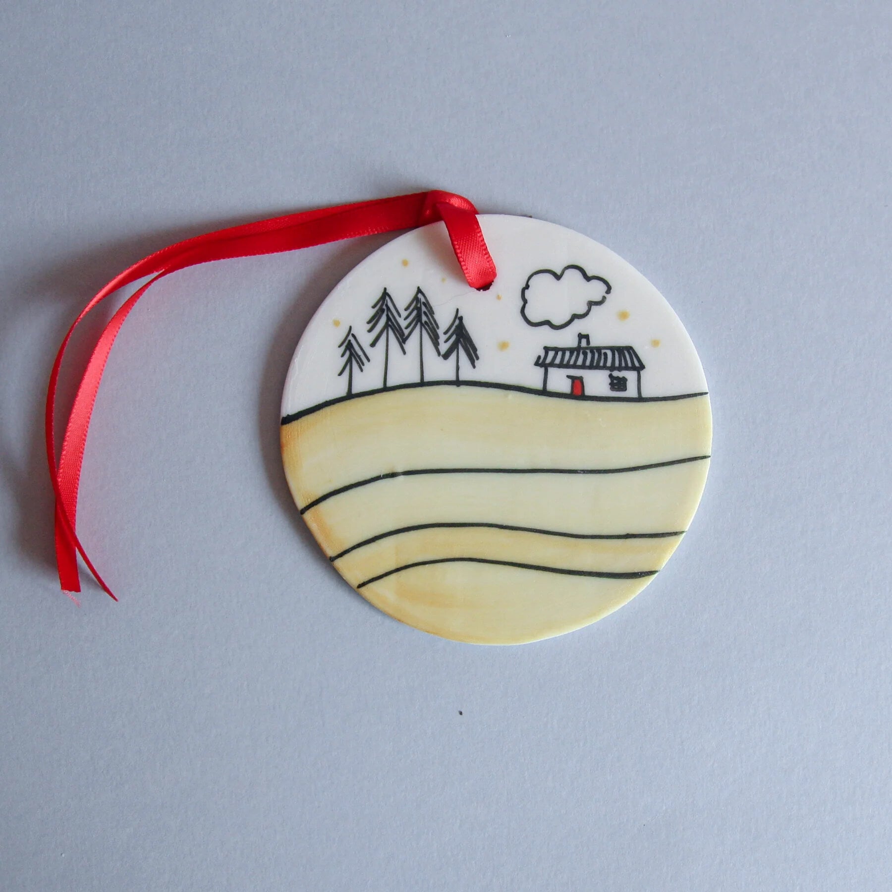 Karo Art, Thatched Cottage Disc