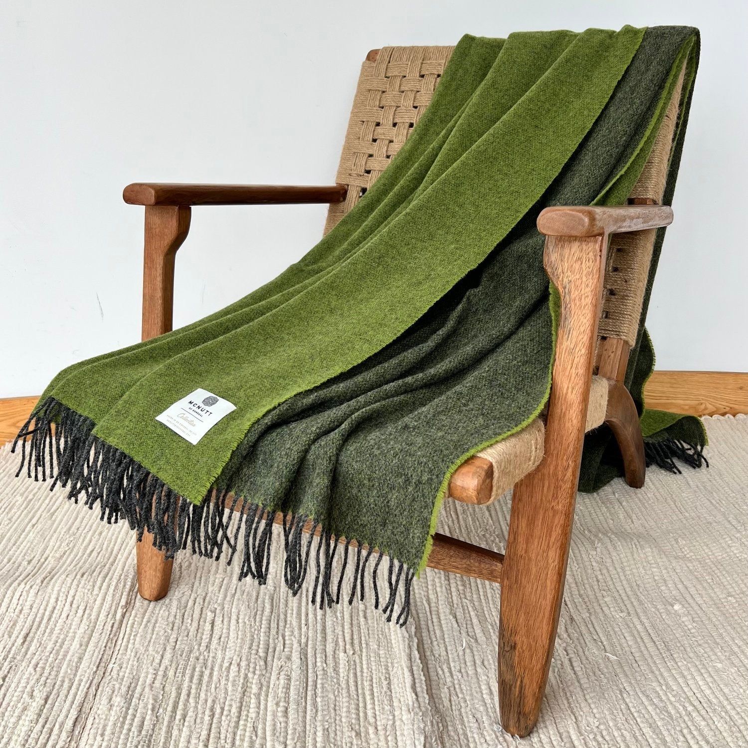 McNutt of Donegal, Collection Meadow Green Throw McNutt of Donegal
