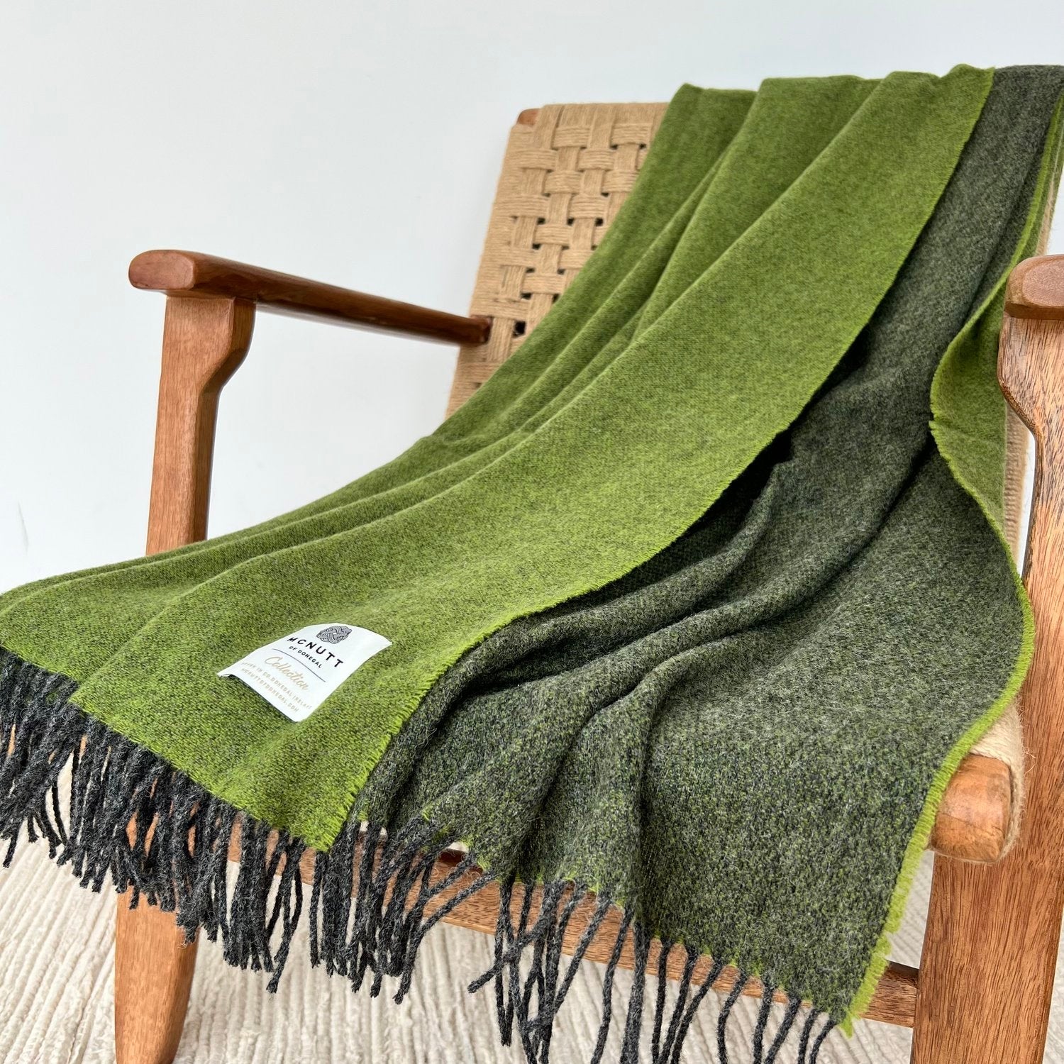 McNutt of Donegal, Collection Meadow Green Throw McNutt of Donegal
