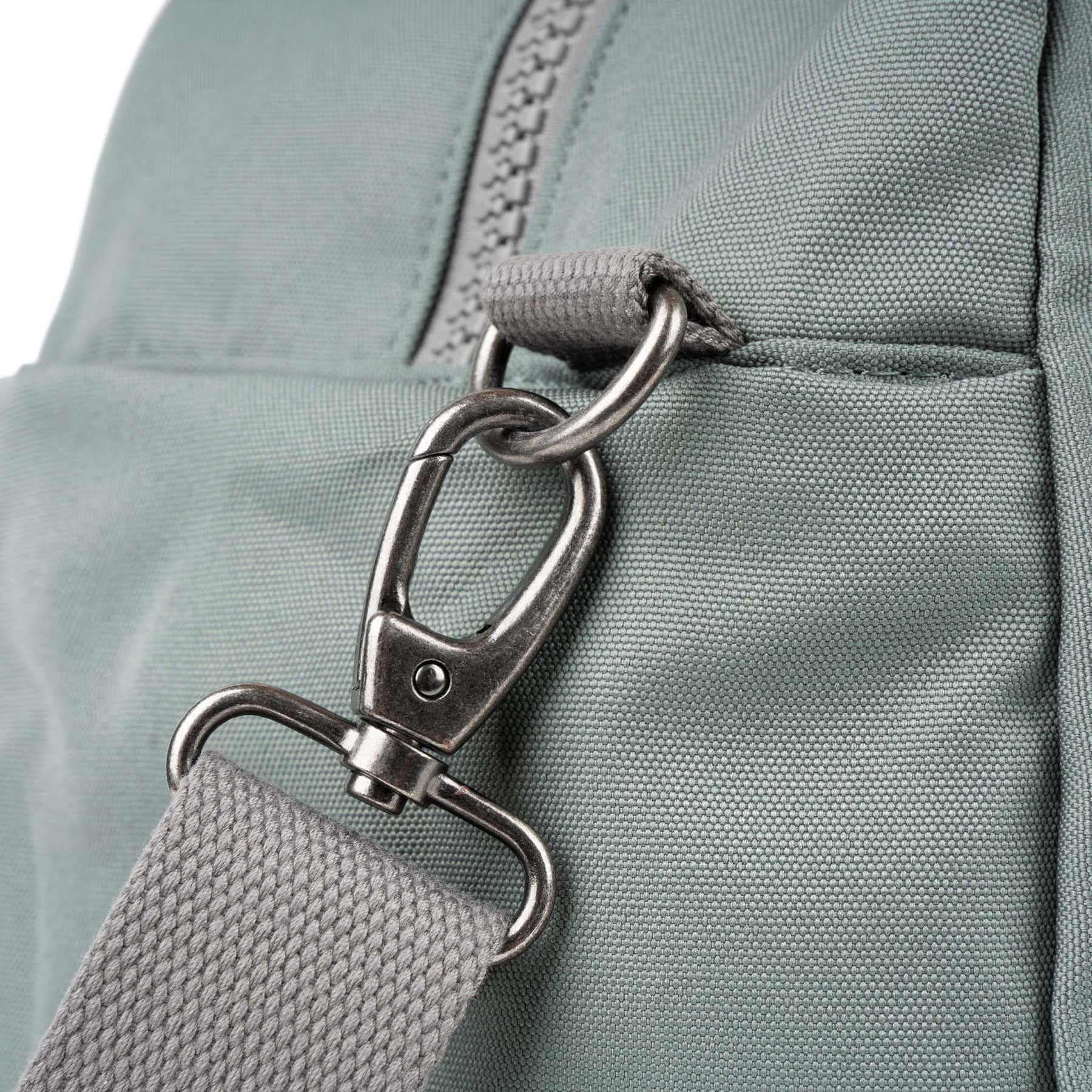 Roka, Gatwick Medium OV Pewter