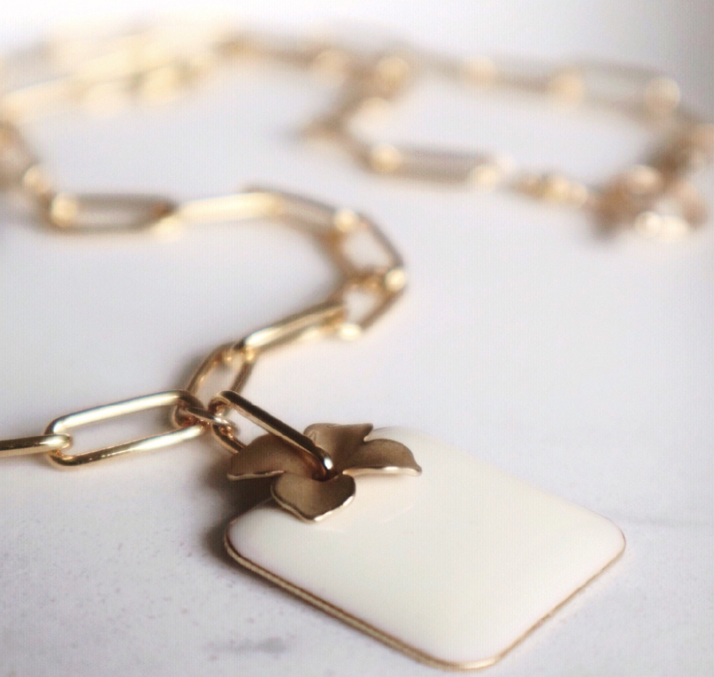 Vivien Walsh, Gisele Necklace White Vivien Walsh