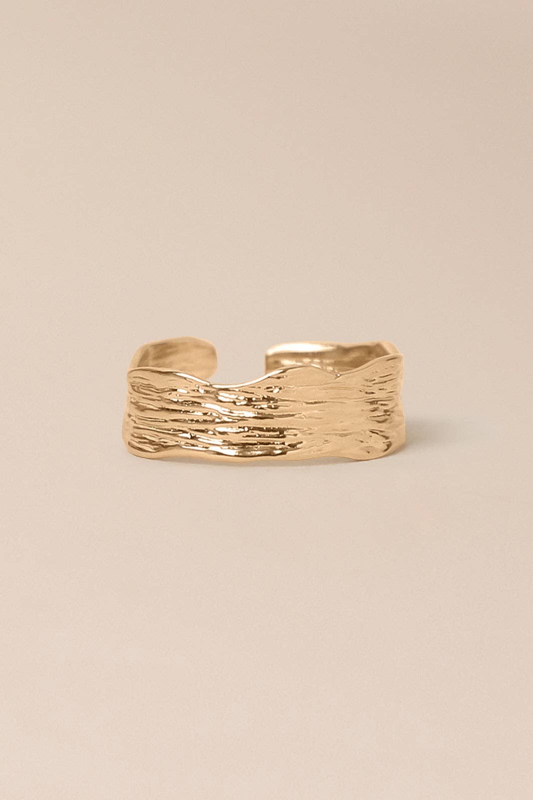 Waekura, Adonis Ring