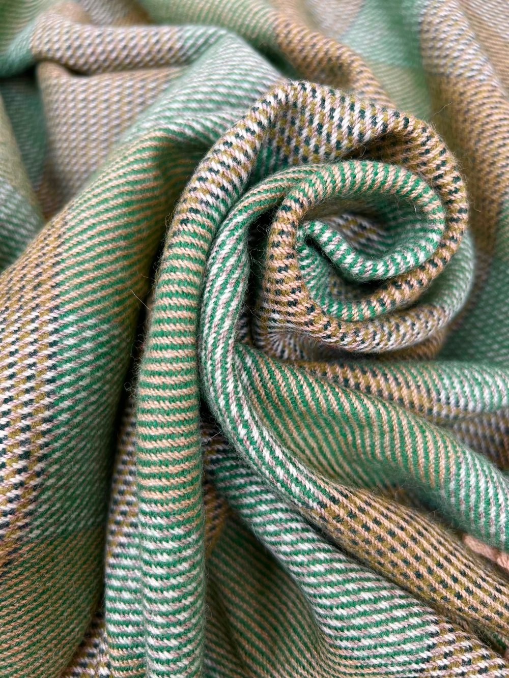 McNutt of Donegal, Supersoft Enya Throw McNutt of Donegal