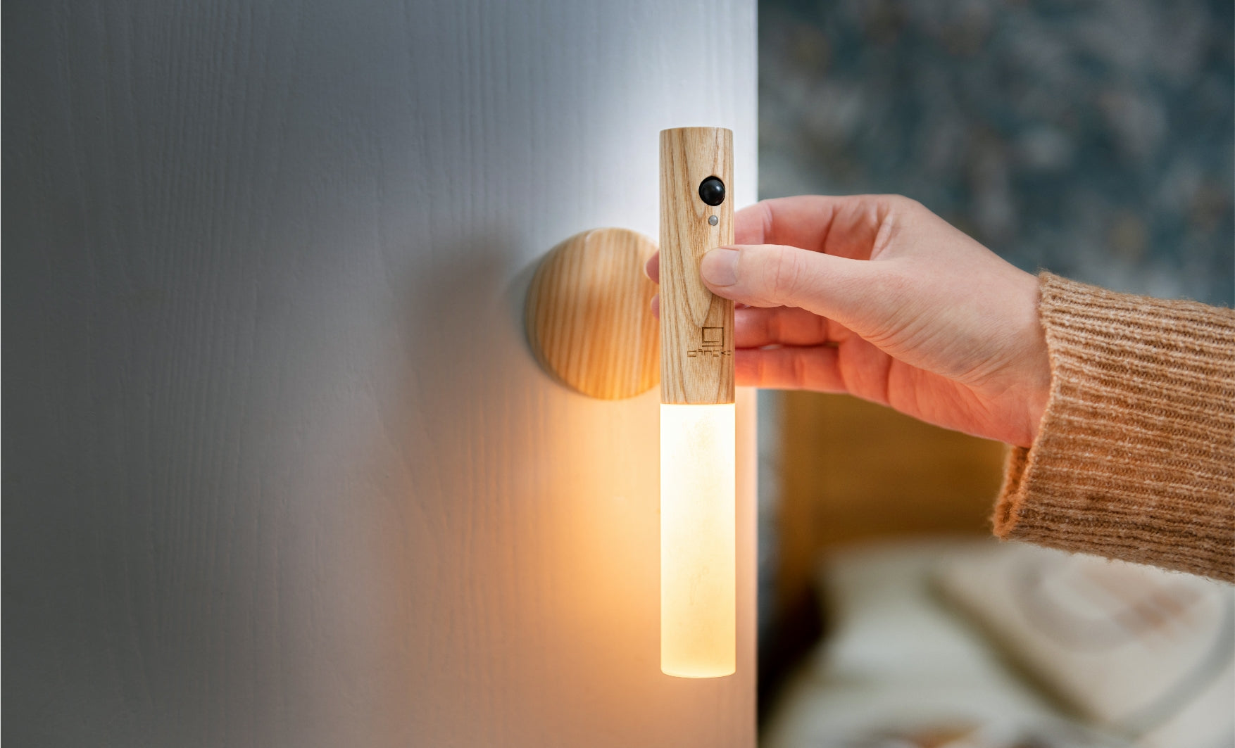 Smart Baton Light - White Ash Wood