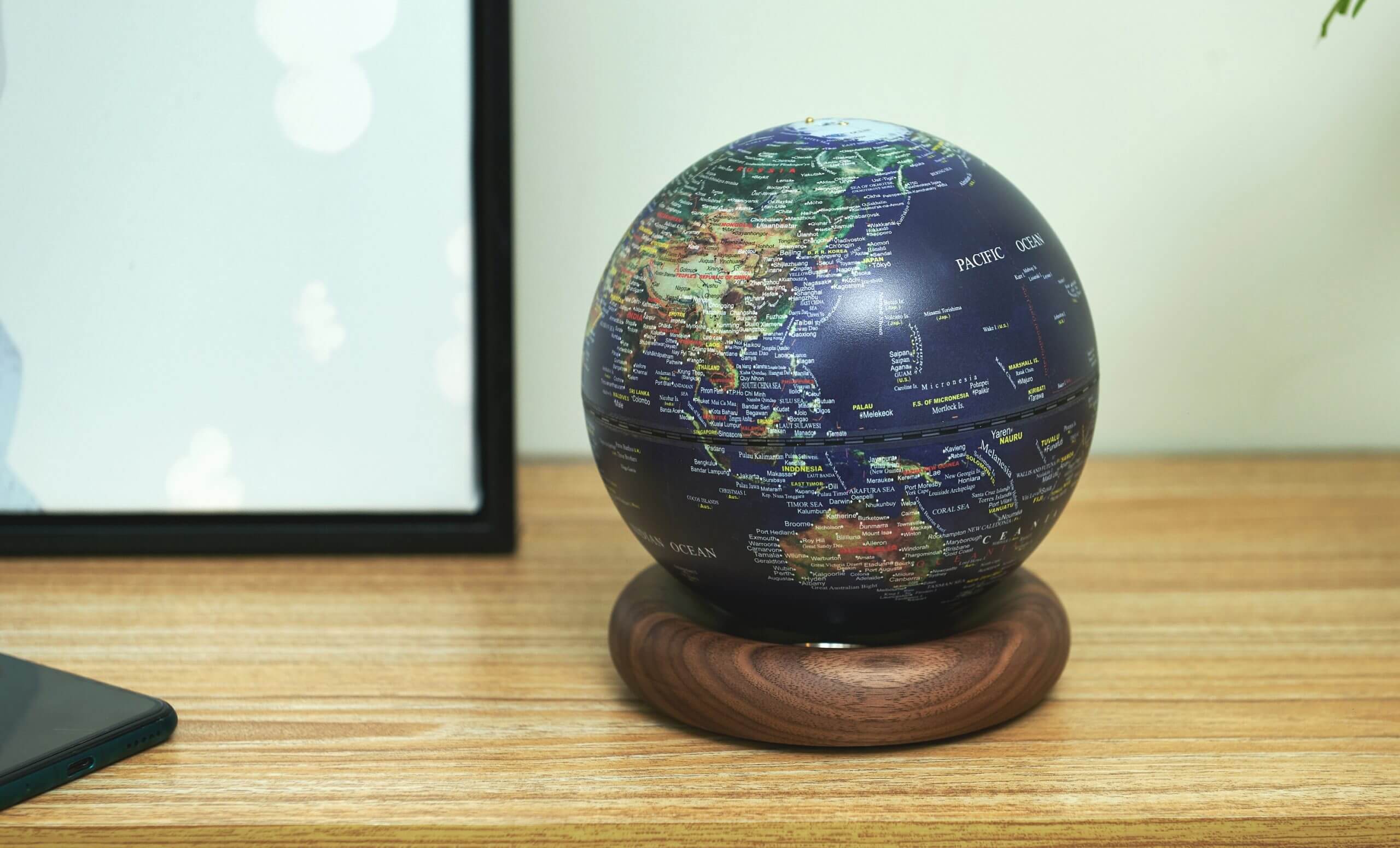 Gingko, Atlas Globe Dark Blue Large Walnut Gingko