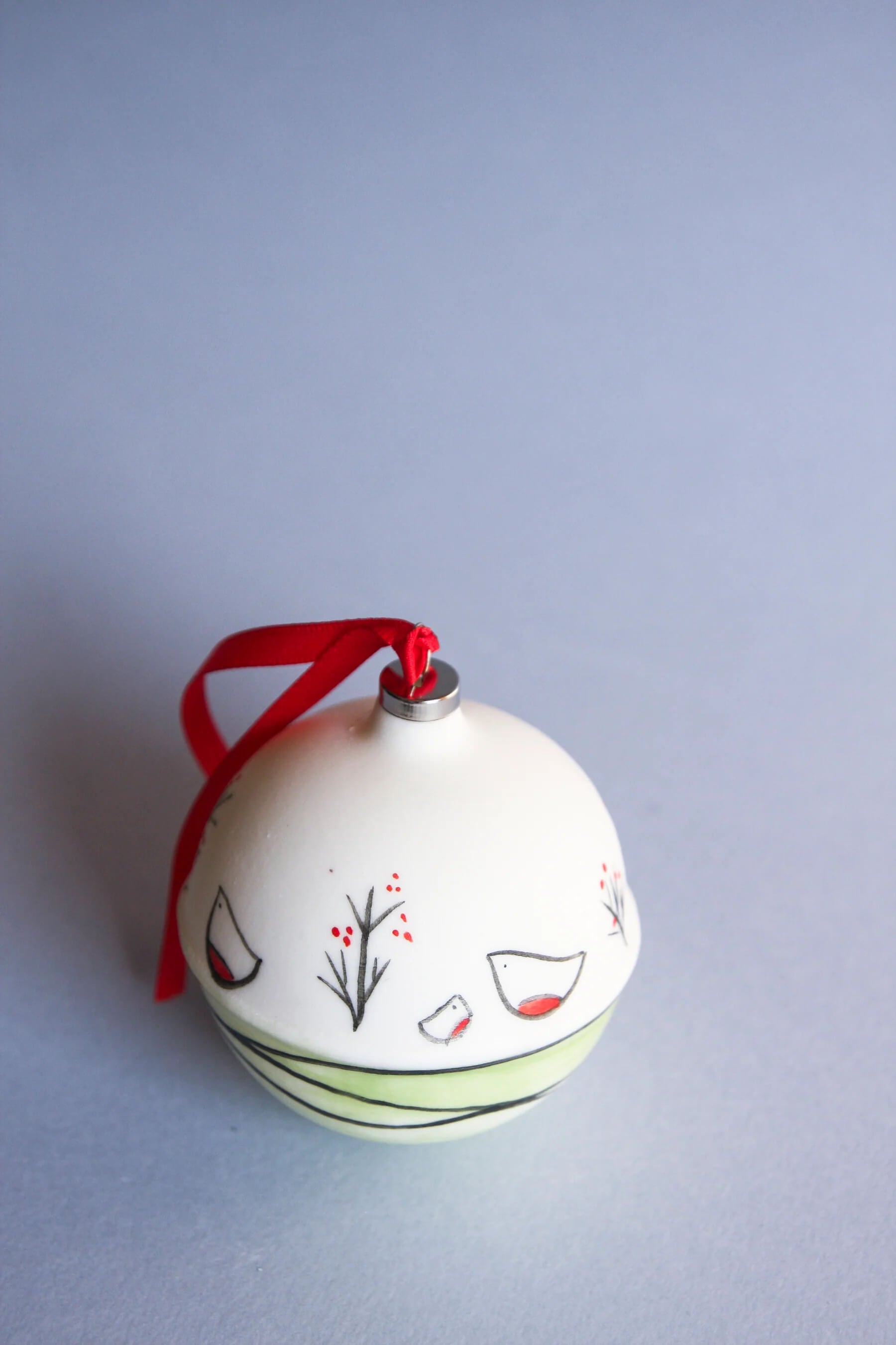 Karo Art, Robins and Winter Berries Bauble