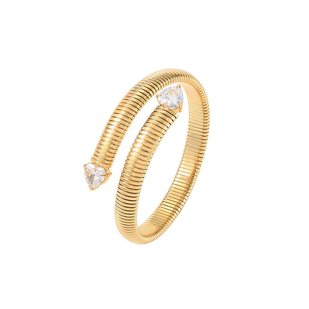 Knight & Day, Noemi Bangle