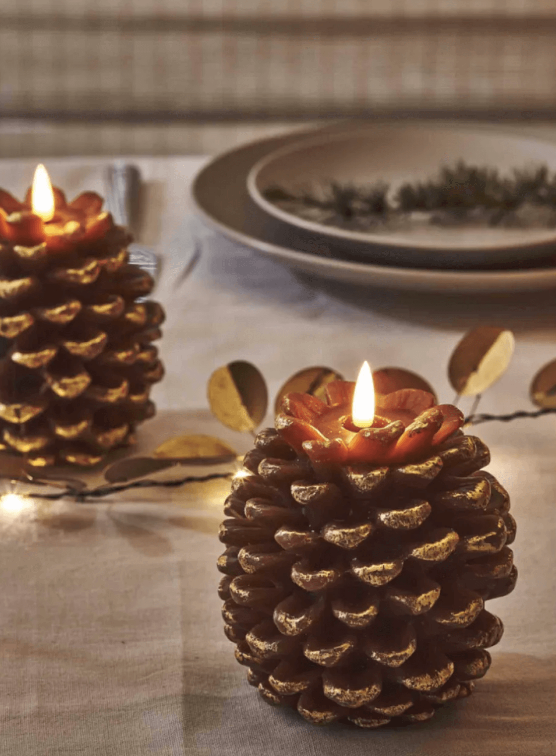 Light Style London, Gold Pinecone Candle
