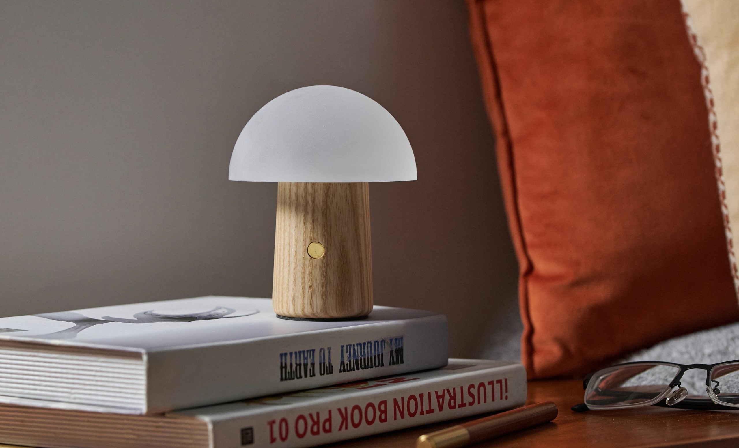 Gingko, Mini Alice Mushroom Lamp White Ash