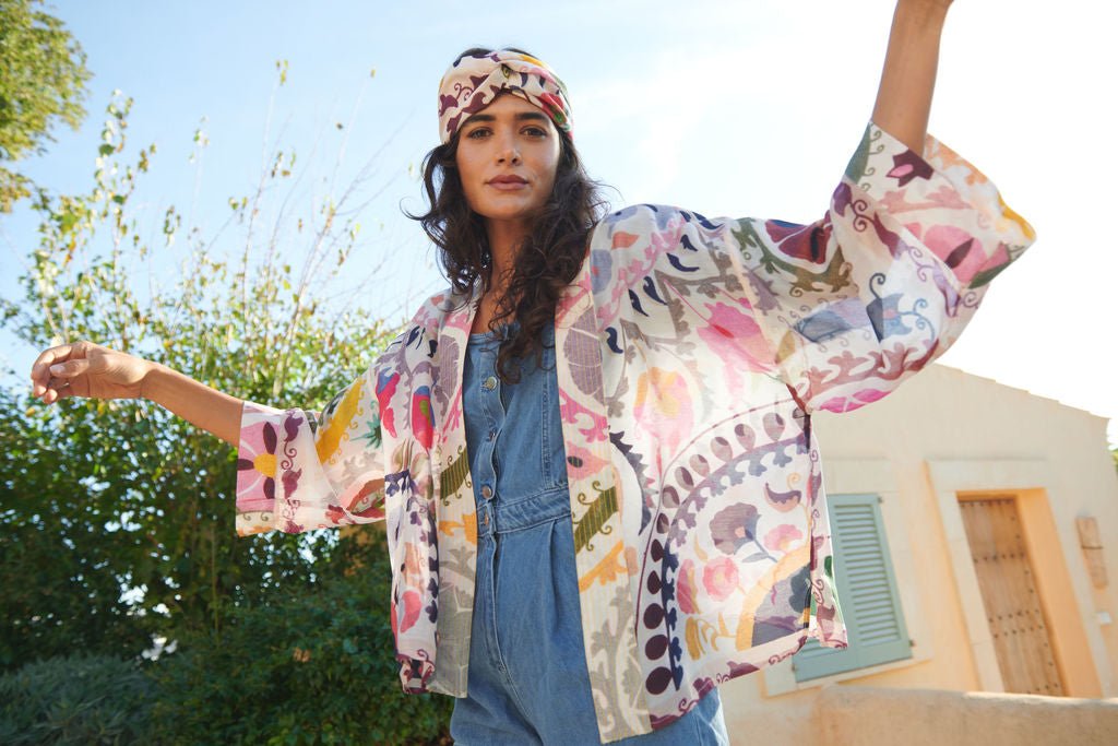 One Hundred Stars, Susani Pink Kimono