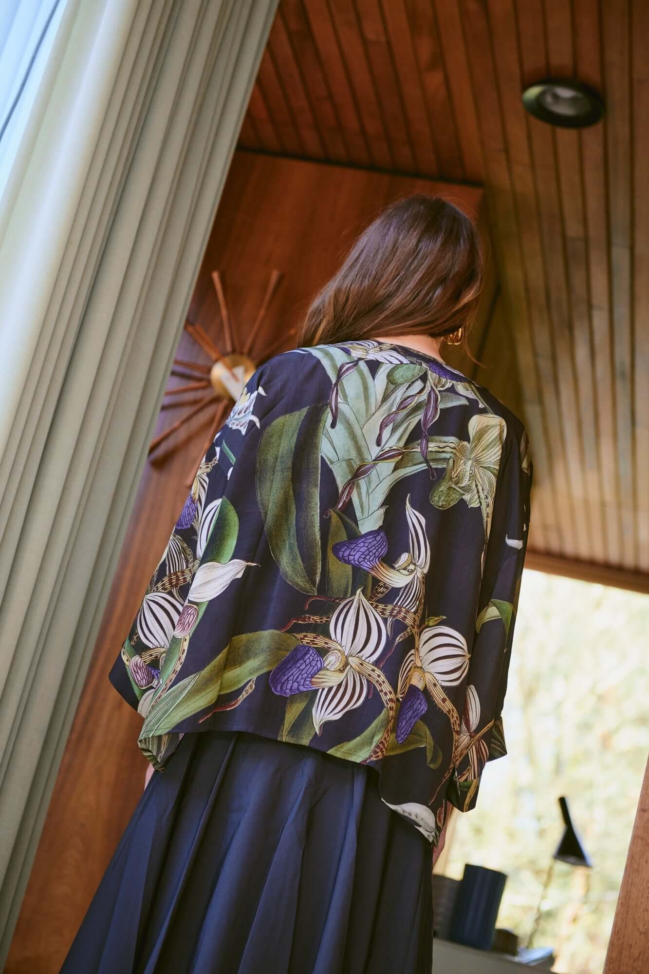 One Hundred Stars, Orchid Black Crepe Kimono