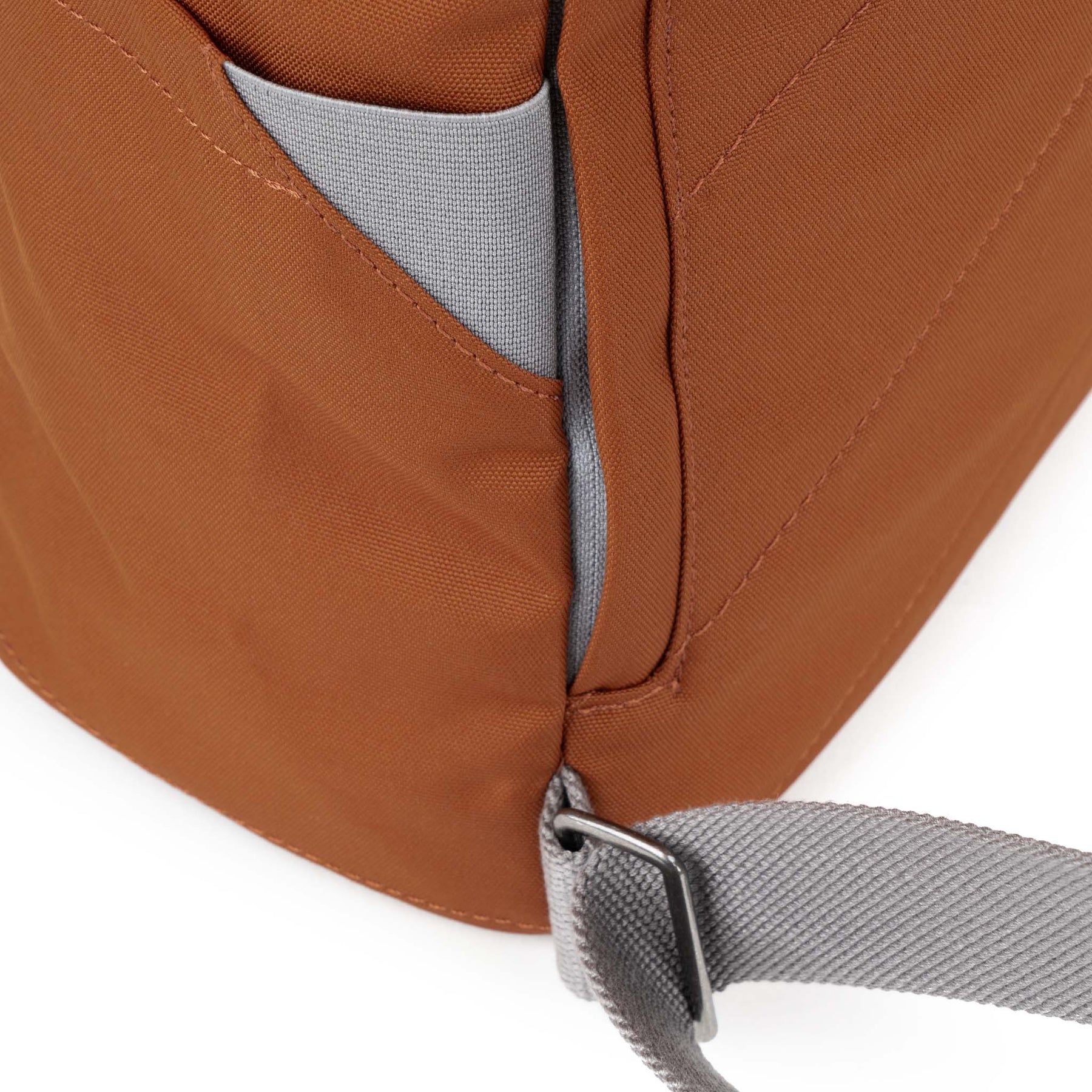 Roka, Finchley A Medium Canvas Backpack Bran