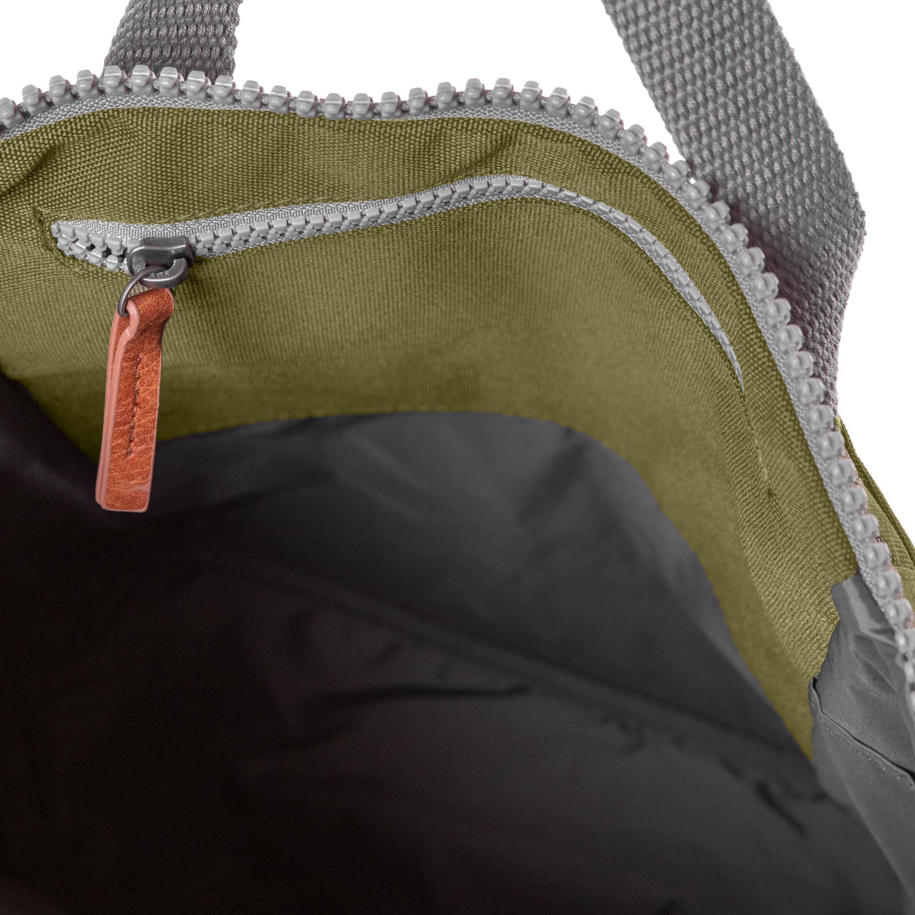 Roka, Finchley A Recycled Canvas Medium Moss