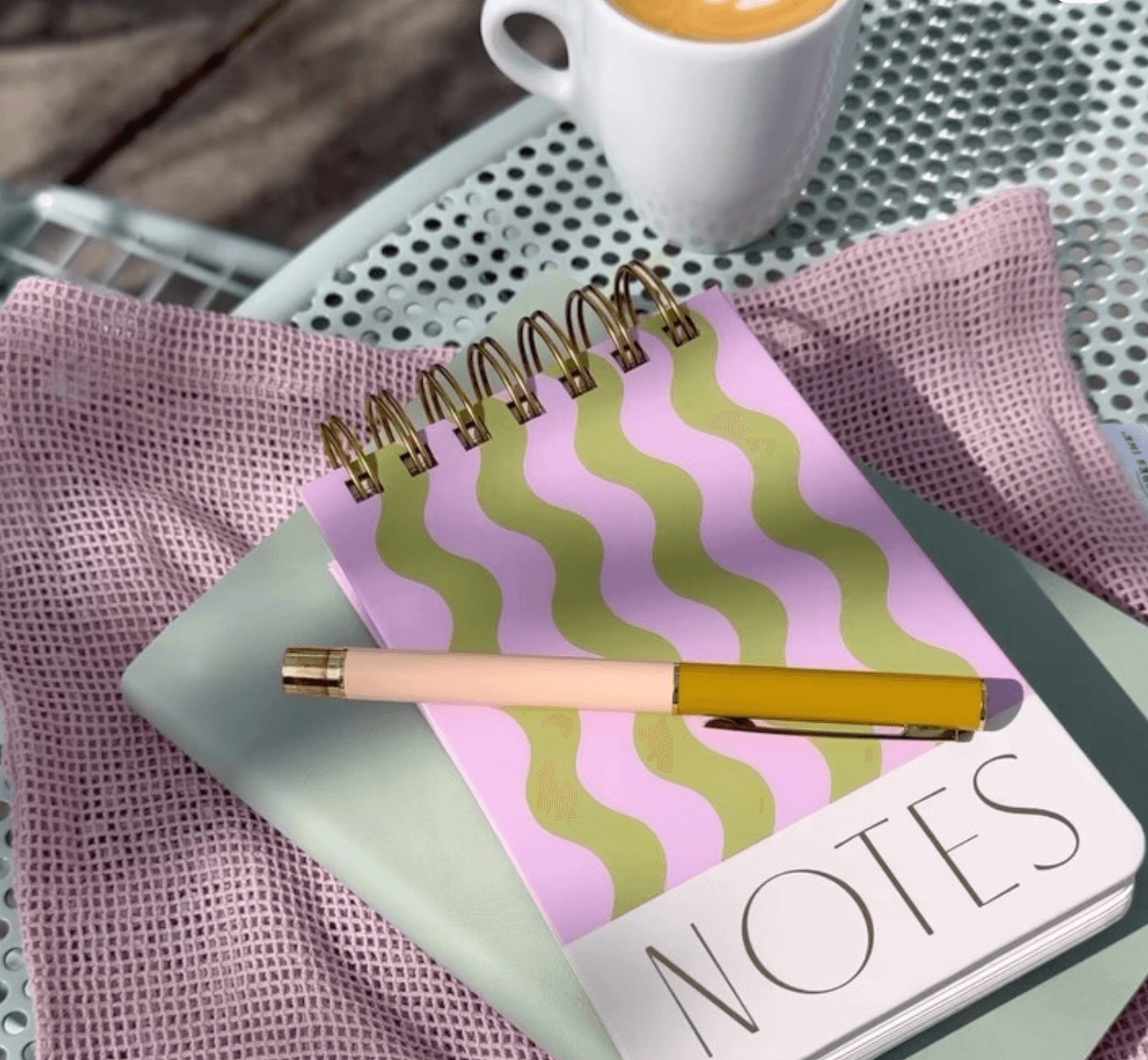 Notepad Wavy Stripe