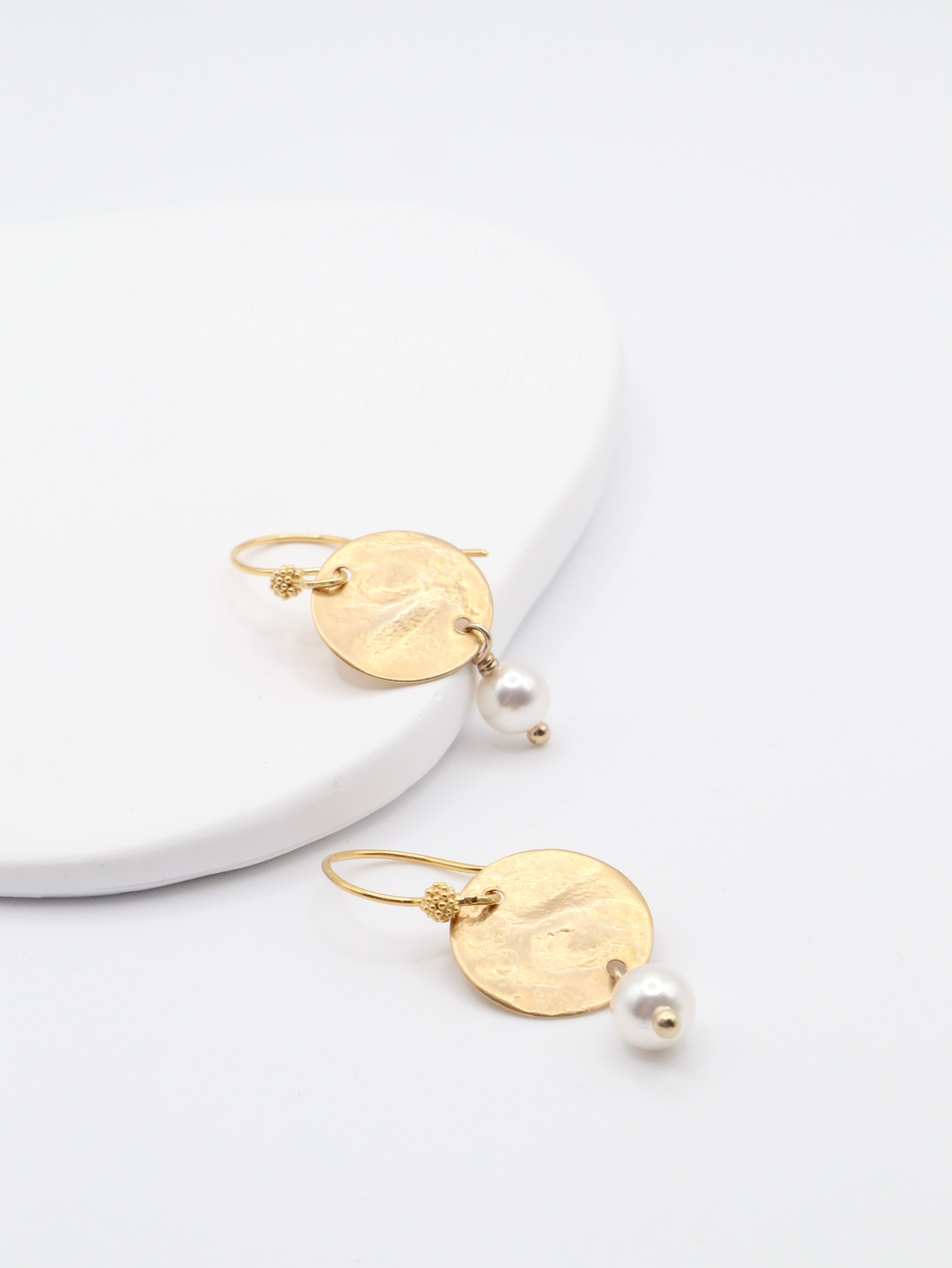 Vivien Walsh, Disc Earring Pearl