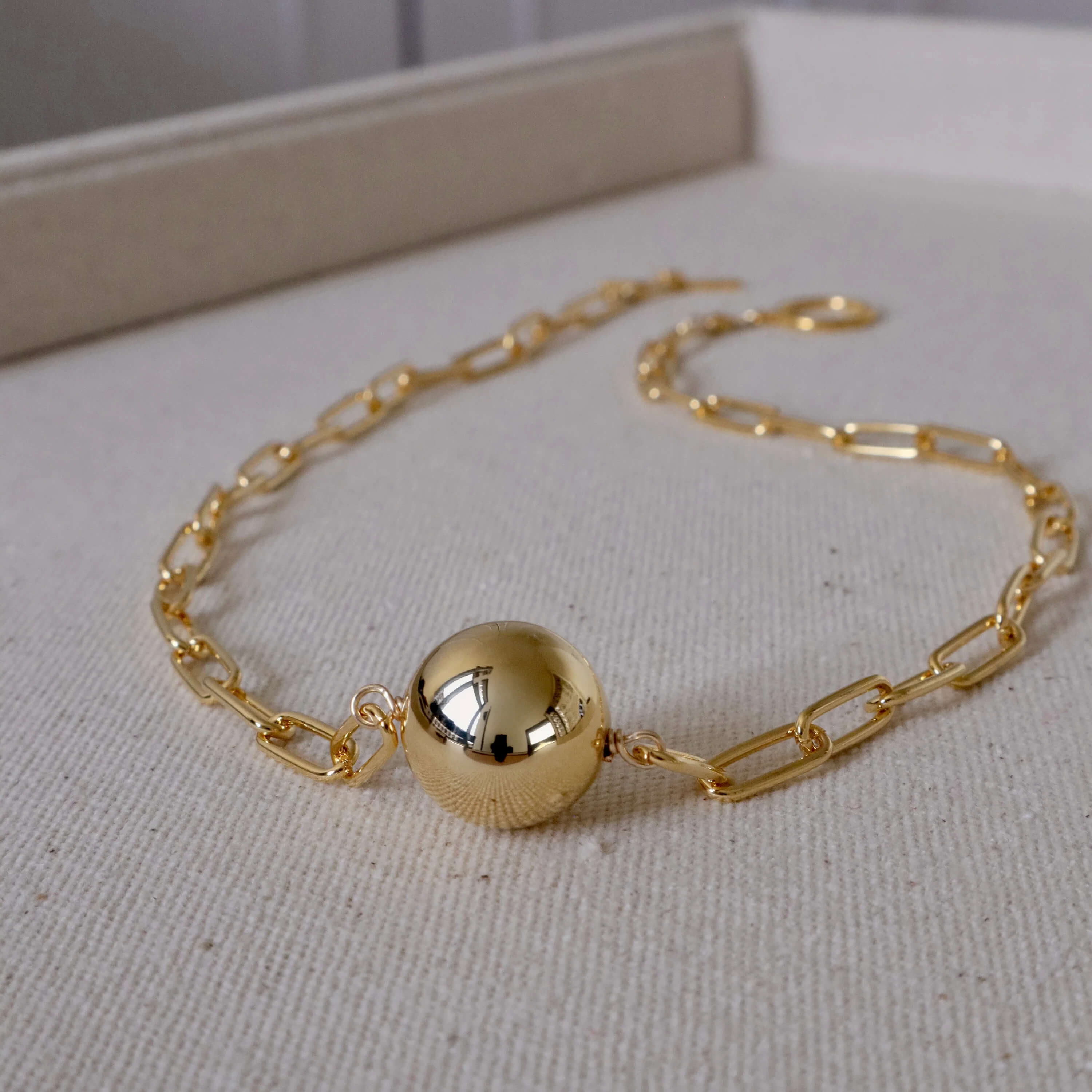 Vivien Walsh, Gold Ball Link Chain