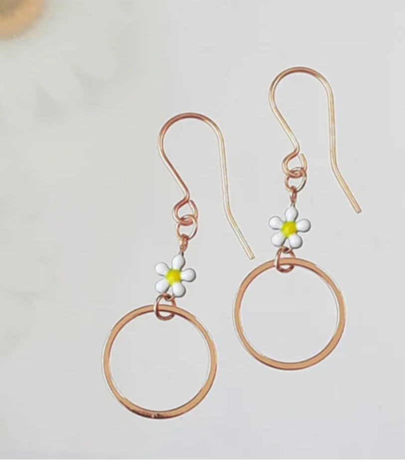 Daisy Chain Small Loop Earrings